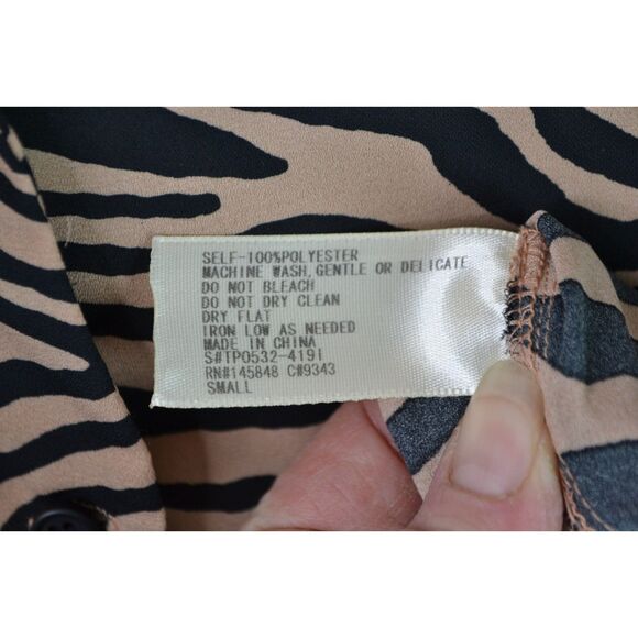 Everly Women's Small Tan Black Zebra Print Lightweight Long Sleeve Blouse - Picture 6 of 11